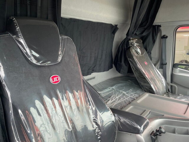 H30 UDクオン　アルミウィング　リア門口ステンレス　アルミホイール