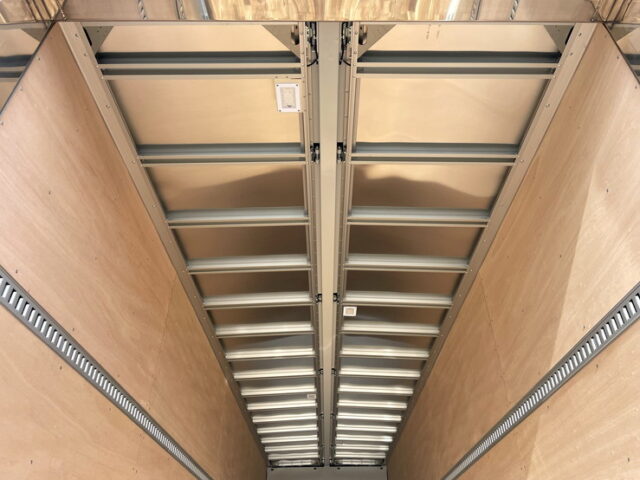 いすゞ　ギガ　登録済み未使用車　ハイルーフ　リア門工ステンレス　アルミホイール