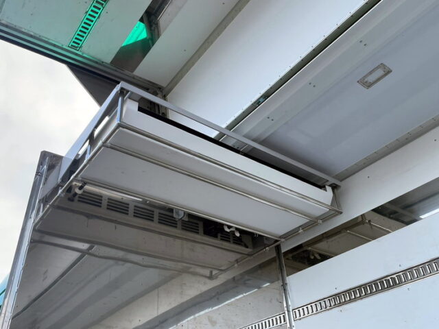 17スーパーグレート　ハイルーフ　冷凍ウィング　90アオリ　格納ゲート付　サブエンジン