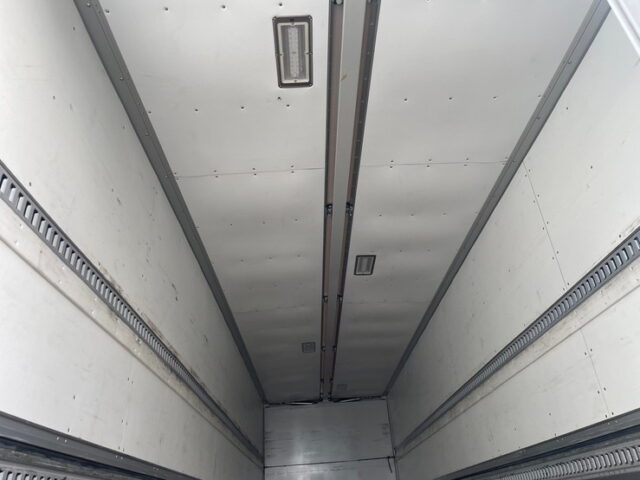 日野　プロフィア　ハイルーフ　ウィング　アルミホイール　ステンレスサイドバンパー　リア門口ステンレス　　