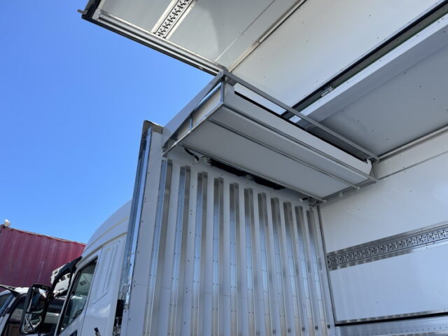 17スーパーグレート　ハイルーフ　冷凍ウィング　未登録未使用　造りボディ　格納ゲート付