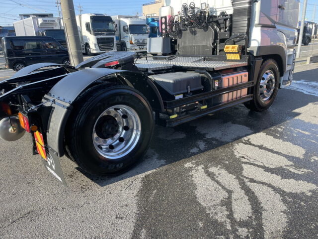 三菱ふそう　17スーパーグレート　トラクターヘッド　E尺　460馬力　リアエアサス　ハイルーフ　プレミアム