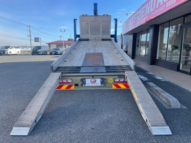 ギガ　平セルフ　4段クレーン　３軸　２デフ　ラジコン付　重機運搬仕様　歩み板付　ハイジャッキ