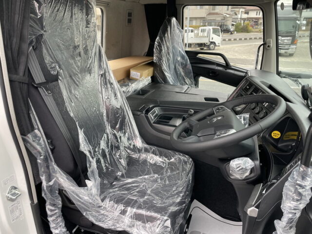 17スーパーグレート　トレーラーヘッド　スライドカプラー　未使用　E尺　460馬力　プレミアムライン