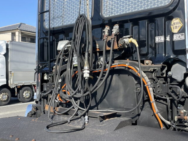 日野　テラヴィ　ハイルーフ　トレーラーヘッド　エアサス　430馬力　ダブルマフラー　F21C