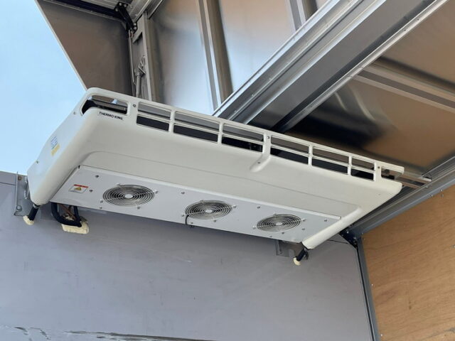 【858】H28　フォワード　6200　ワイド　エアサス　冷凍ウィング