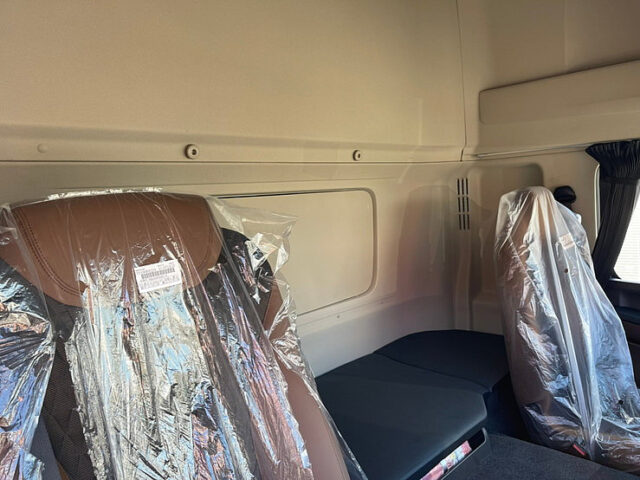 【957】R3　17プロフィア　ハイルーフ　ウィング　門口ステンレス　未使用車　