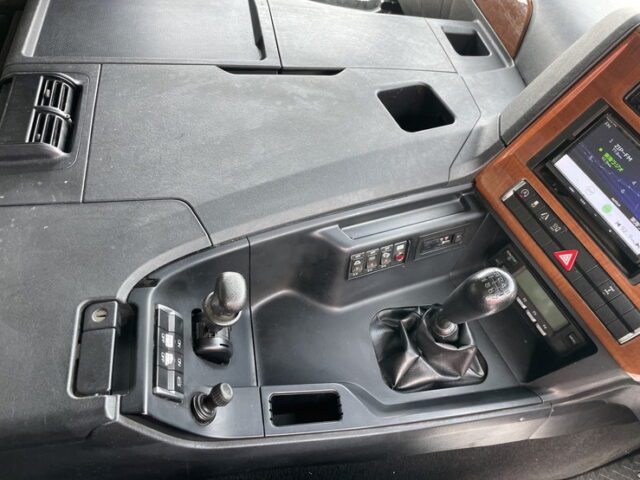 三菱ふそう　17スーパーグレート　ハイルーフ　冷凍ウィング　架装多数　木床　菱重製直結冷凍機