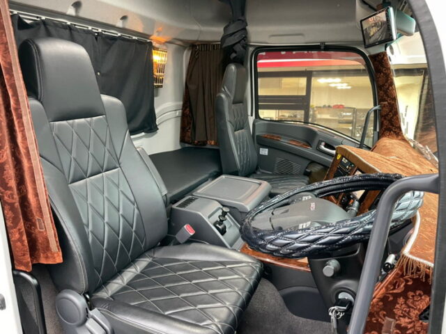 【1000】H30　ギガ　ハイジャッキセルフクレーン　4段　ラジコン　フックイン　7速MT　380馬力