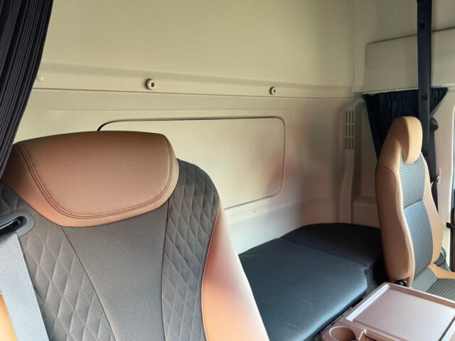 【1008】R2　17プロフィア　ハイルーフ　ウィング　門口ステンレス　7速　E13Cエンジン