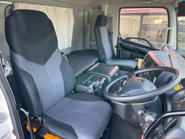 【1110】H29　プロフィア　冷凍バン　横観音2枚　4軸　サブエンジン　ジョロ4　キーストン　7速