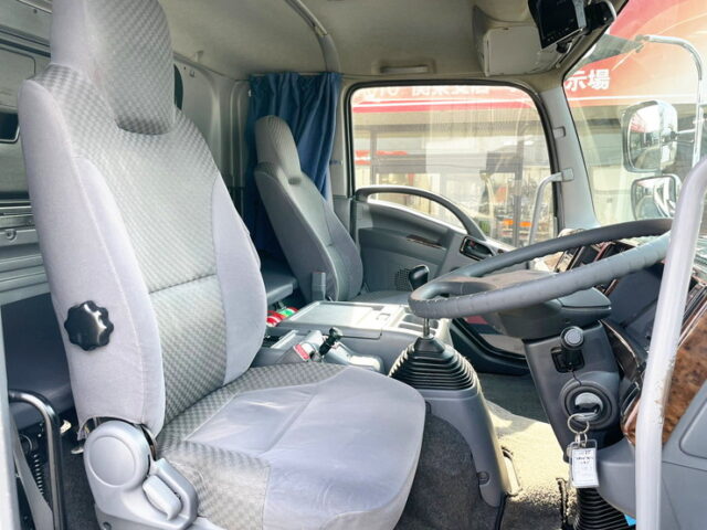 【1137】H28　フォワード　クレーン　6000セミワイド　4段ラジコンフックイン　角足　エアサス