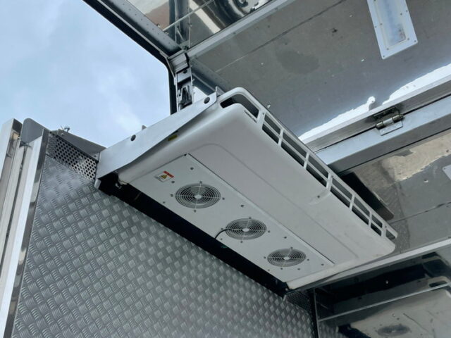 【1147】H27　コンドル　冷凍ウィング　造りボディ　増トン　アルミシマ床