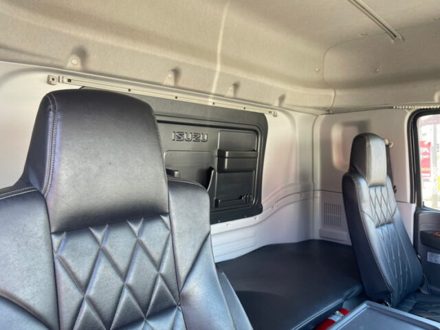 【1208】H29　ギガ　ハイルーフ　冷凍バン　サブエンジン　ジョロ4　キーストン　横扉2枚