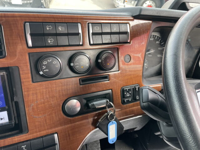 三菱ふそう　17スーパーグレート　ハイルーフ　冷凍ウィング　架装多数　木床　菱重製直結冷凍機