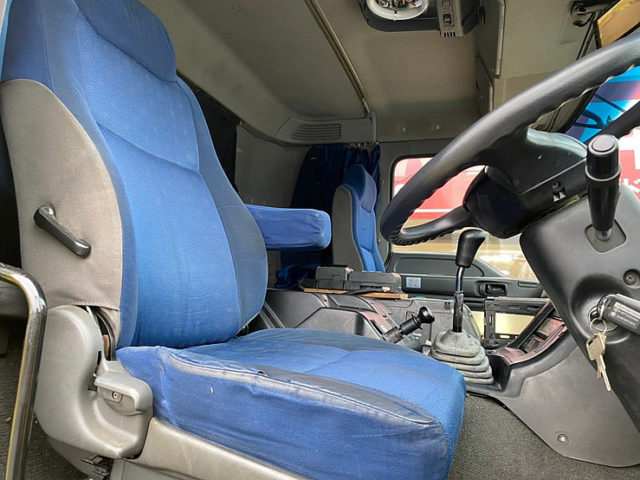 【692】H23　ギガ　冷凍バン　ジョロ4キーストン　サブエンジン