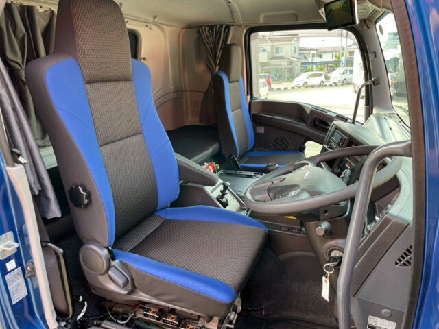 【1495】R2　ギガ　ハイジャッキセルフ　4段クレーン　ウィンチ付　TADANO　歩みハンガー歩み付