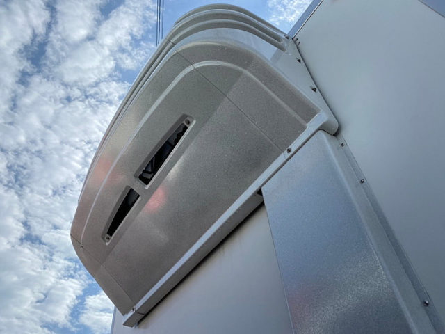 【621】H20　ファイター　エアサス　冷凍バン　横扉