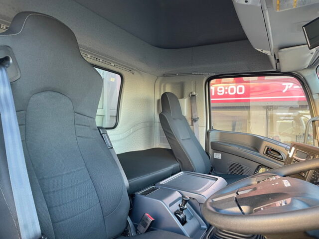 【1367】R3　ギガ　ハイルーフ　ウィング　新明和跳上ゲート　エアサス　低走行　リア門口ステンレス