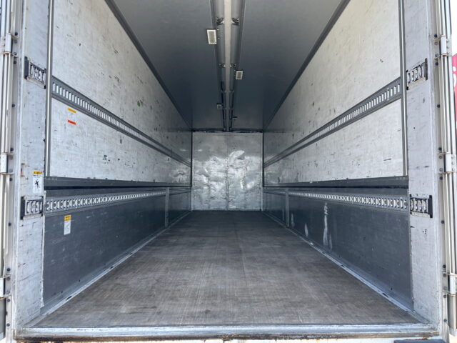 三菱ふそう　スーパーグレート　アルミウィング　７MT　リアエアサス　木床　380馬力