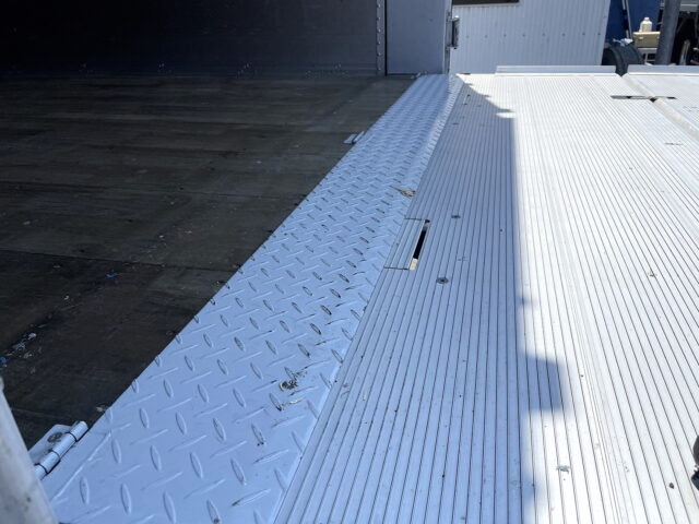 17スーパーグレート　ハイルーフ　ウィング　アルミホイール　格納ゲート　木床