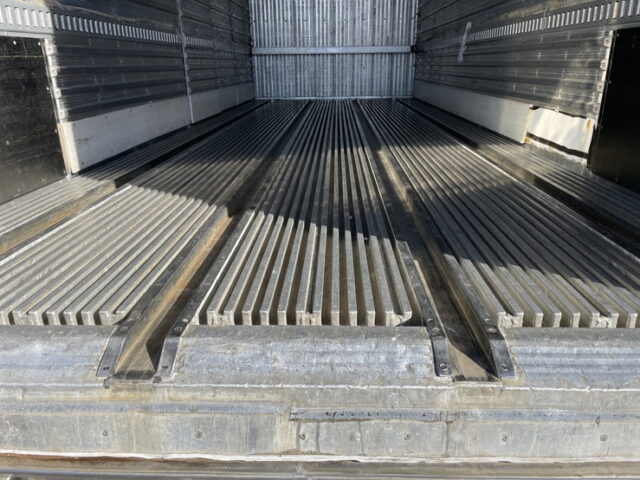 三菱ふそう　ファイター　冷凍バン　コルゲート　ジョロダー4列キーストン　エアサス