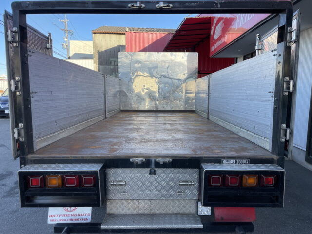 キャンター　平ボデーアルミブロック　標準幅　ロング　6速ＭＴ　生エンジン