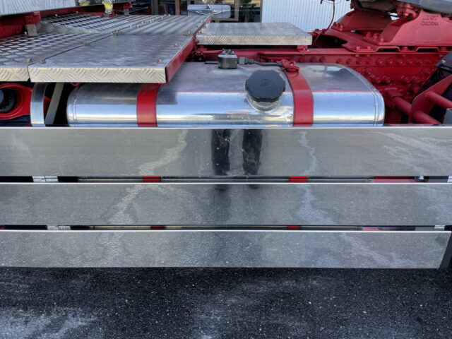 17スーパーグレート　ハイルーフ　トレーラーヘッド　460馬力　第5輪荷重11.500㎏