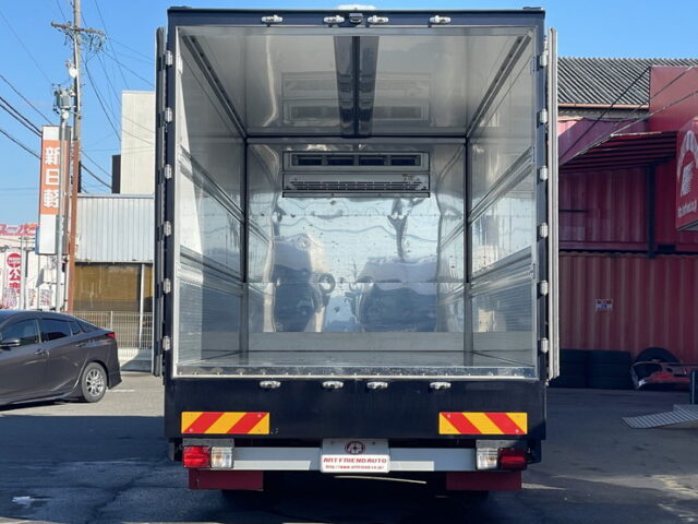 いすゞ：フォワード：増トン：冷凍ウィング：6600ボデー：エアサス：サーモキング製冷凍機