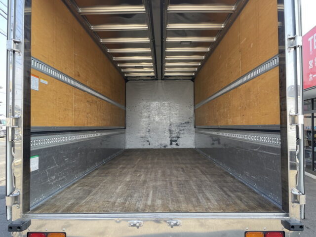 いすゞ：フォワード：ウィング：6200ワイド：エアサス：架装多数：木床：240馬力