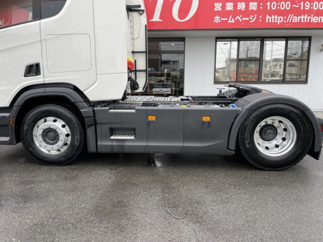 スカニア：R460：現行モデル：登録済未使用車：トレーラーヘッド：総輪エアサス