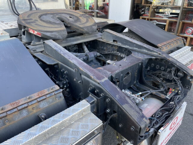 17スーパーグレート　ハイルーフ　トレーラーヘッド　第5輪荷重11.500㎏　アルミホイール