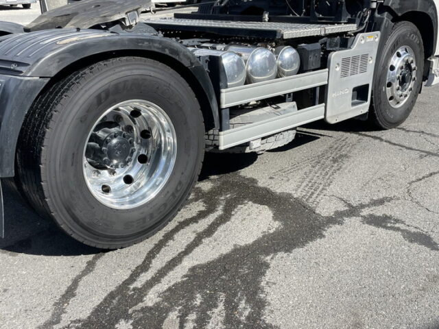 日野：17プロフィア：ハイルーフ：トレーラーヘッド：アルミホイール：ブタ鼻