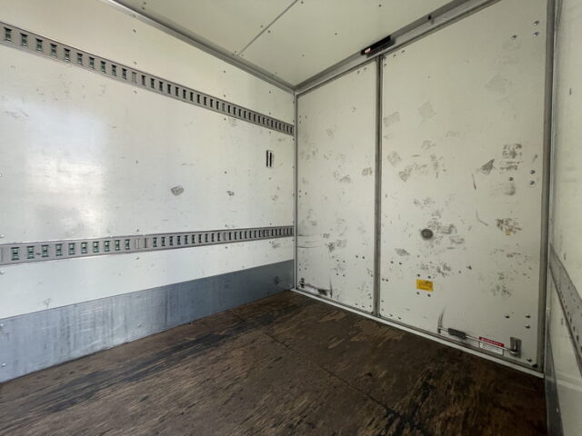 いすゞ　エルフ　アルミバン　5MT　サイドドア　ステンレスサイドバンパー　ステンレスリアバンパー　