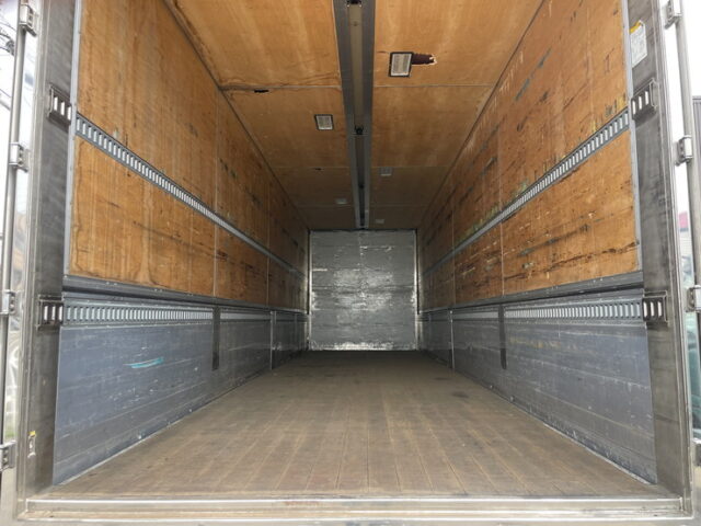 日野：プロフィア：ハイルーフ：ウィング：メッキ多数：ステンレス多数　