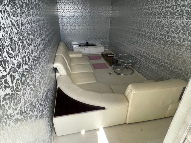 いすゞ：フォワード：デコトラ：キャンピング登録：箱内部屋仕様：マニ割り