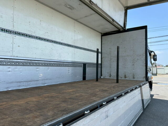 スーパーグレート：ハイルーフ：ウィング：架装多数：木床：380馬力