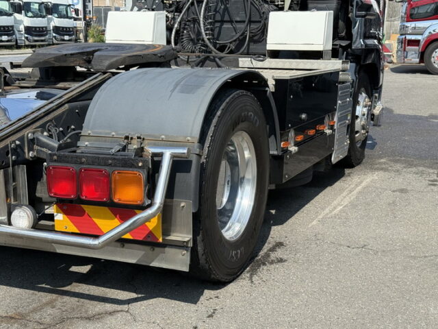 いすゞ：ギガ：ハイルーフ：トレーラーヘッド：アルミホイール：スムーサー