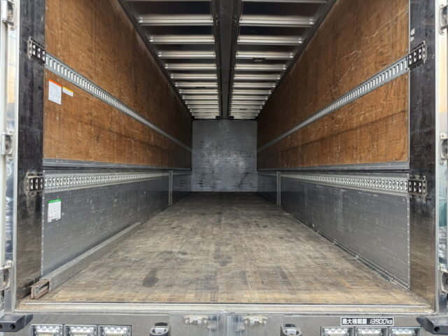 日野：17プロフィア：ハイルーフ：ウィング：アルミホイール：リア門口ステンレス