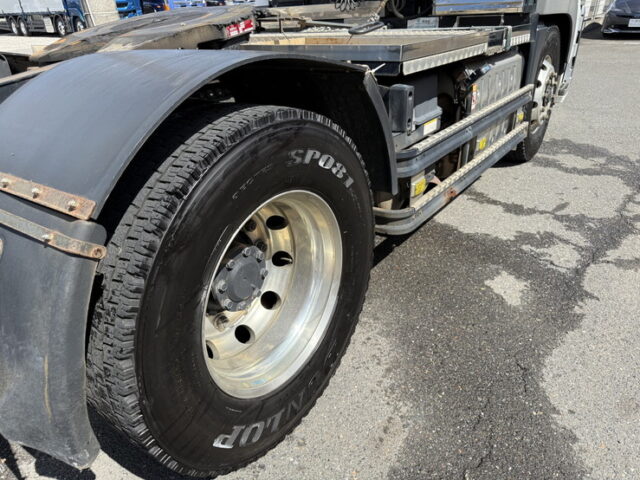 17スーパーグレート：ハイルーフ：トレーラーヘッド：ブタ鼻付：第5輪荷重11.500㎏