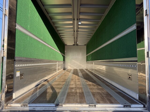 いすゞ：ギガ：ハイルーフ：ウィング：メッキ多数：ステンレス多数：エアローラー