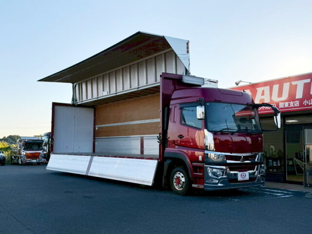 17スーパーグレート：ハイルーフ：ウィング：メッキ多数：アルミホイール：格納ゲート