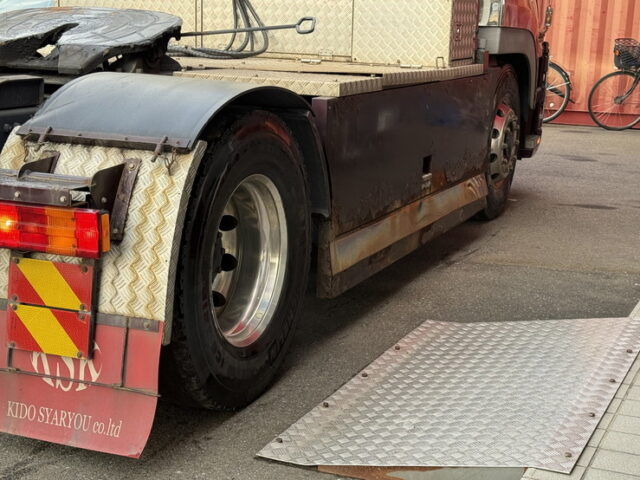 17スーパーグレート：ハイルーフ：トレーラーヘッド：ブタ鼻：第5輪荷重11.500㎏