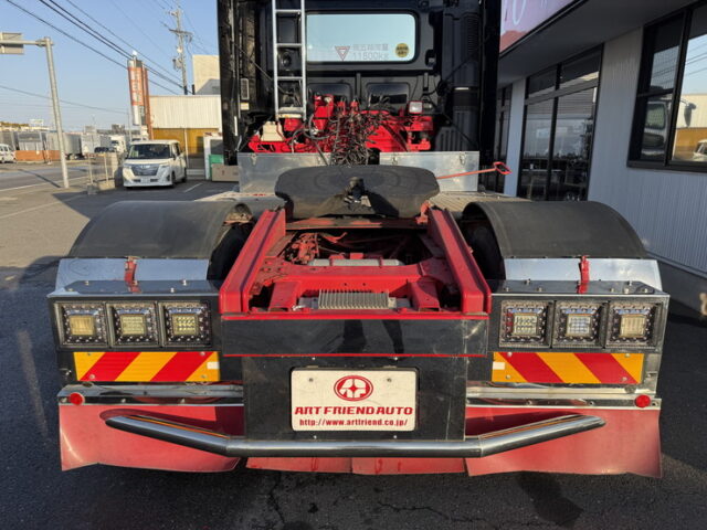 日野:プロフィア:ハイルーフ:トレーラーヘッド:メッキ多数:後輪エアサス:480馬力