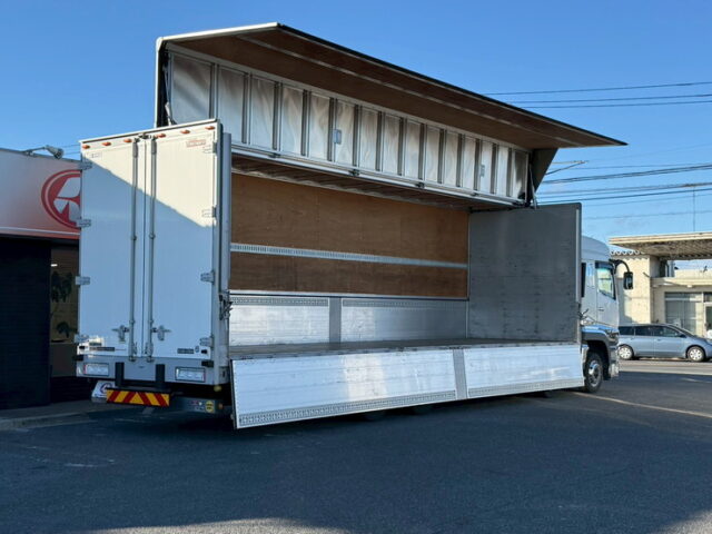 17スーパーグレート:ハイルーフ:ウィング:メッキ多数:アルミホイール:木床