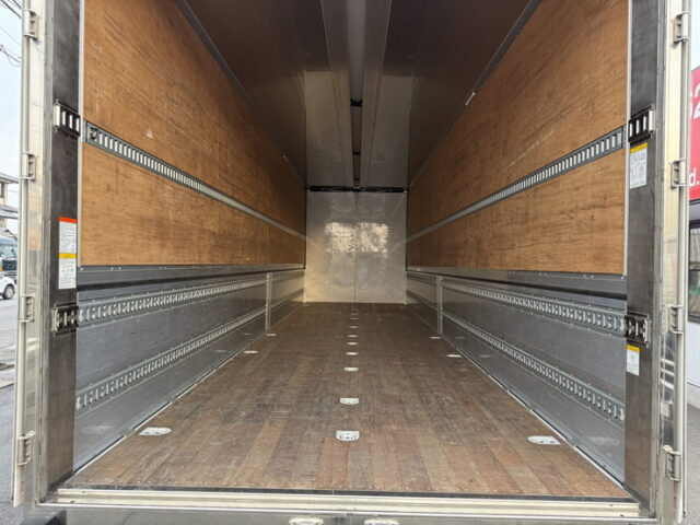 17スーパーグレート：ハイルーフ：ウィング：プレミアムライン：リア門口ステンレス