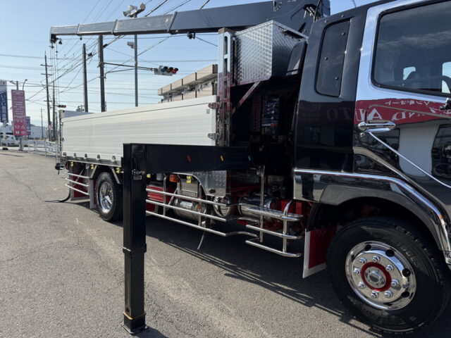 ファイター:増トン:クレーン:セミワイド:5Mボデー:架装多数:270馬力