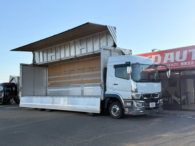 17スーパーグレート：ハイルーフ：ウィング：ステンレス多数：リア門口ステンレス