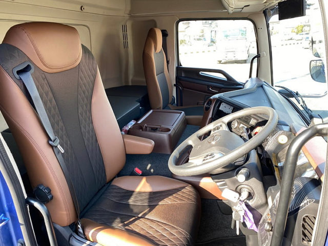 【751】日野　17プロフィア　ウィング　ステンレス多数　未使用