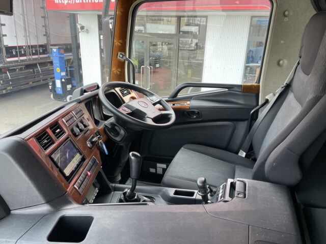 三菱ふそう　17スーパーグレート　ハイルーフ　冷凍ウィング　架装多数　木床　菱重製直結冷凍機